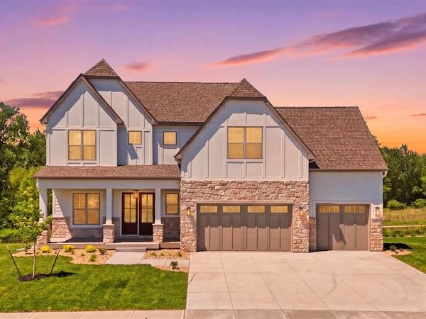 411 Macbride Trl, Solon, IA 52333