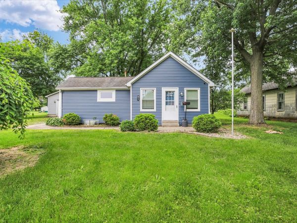 506 E Richardson , Farmer City, IL 61842