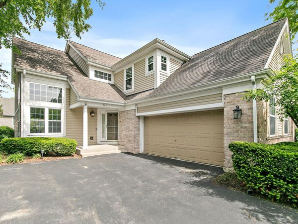 349 Hampton Court , Crystal Lake, IL 60012