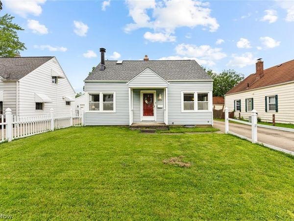 3211 Oakwood Drive , Cuyahoga Falls, OH 44221