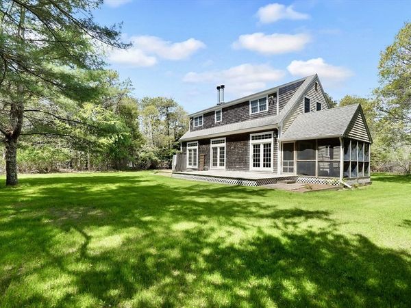 2 Cosmos Way, Edgartown, MA 02539