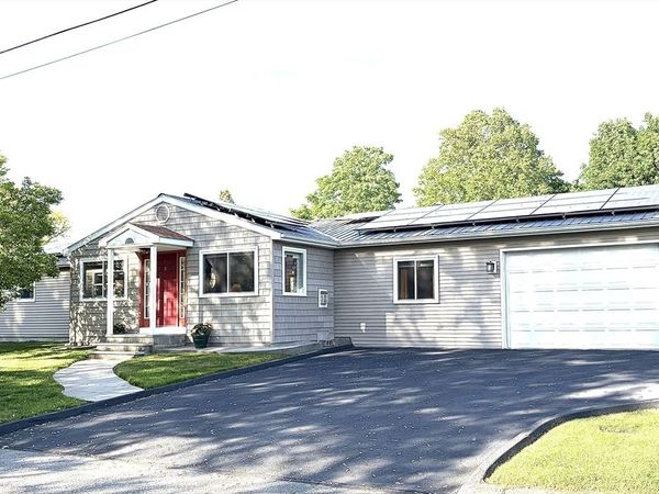 3 Roseanne Drive, Fairhaven, MA 02719