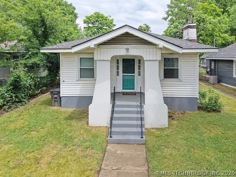 1304 SW Jennings Avenue , Bartlesville, OK 74003 Main Photo