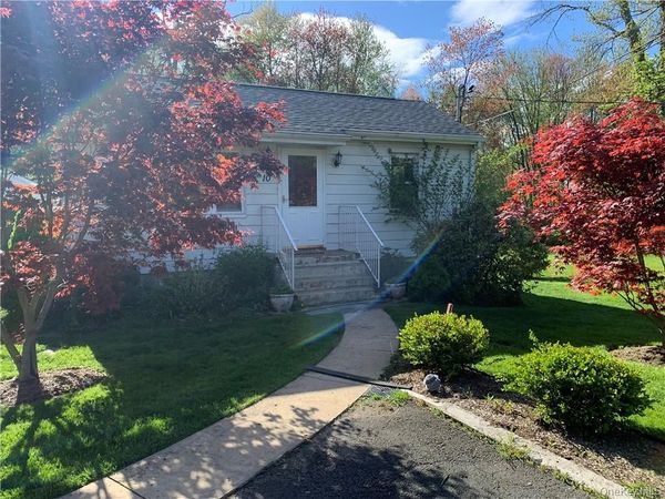10 W Clarkstown Road , New City, NY 10956