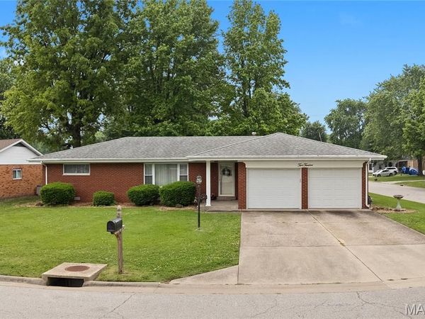 212 Lola Lane, Fairview Heights, IL 62208