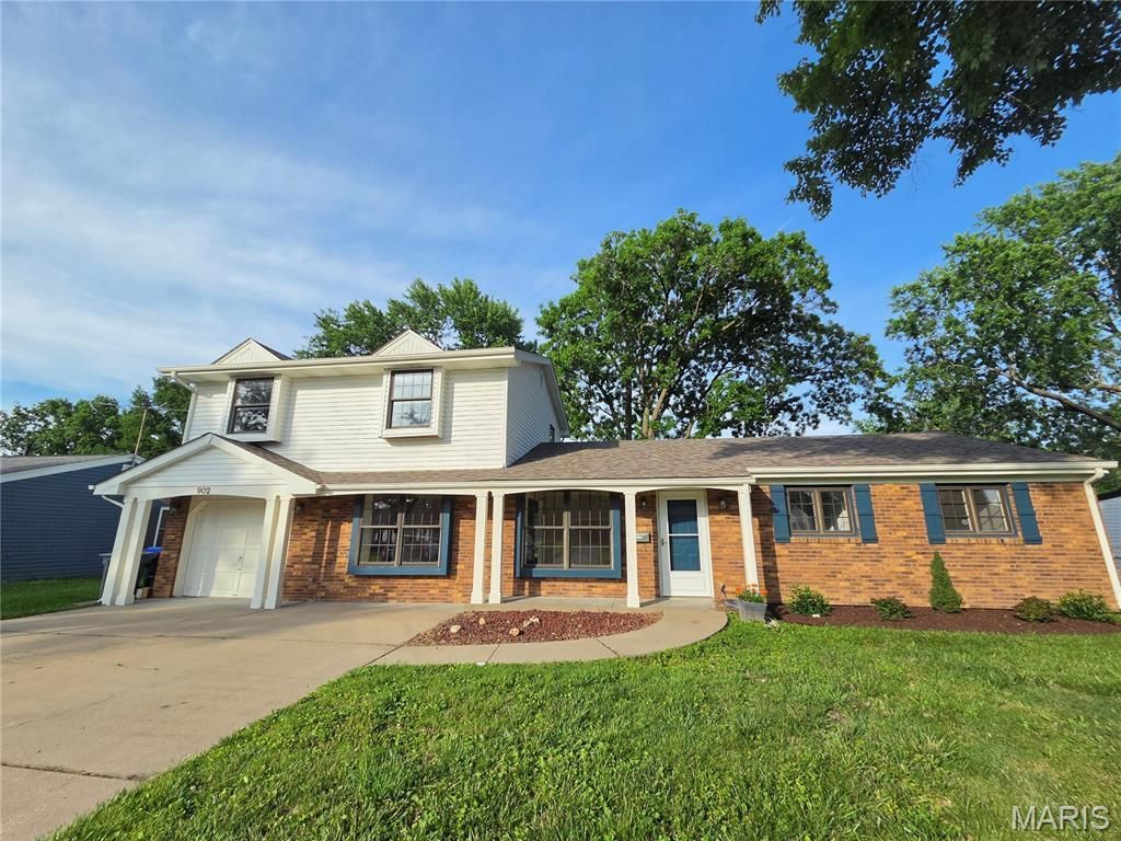 902 Jacobs Lane , O Fallon, MO 63366 Main Photo