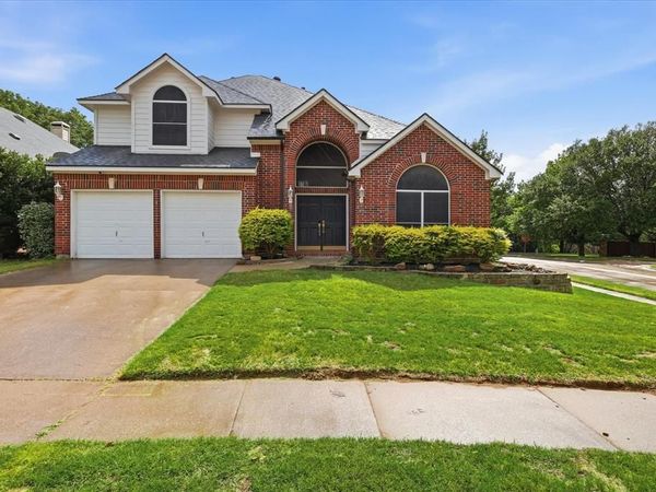 1674 Knoll Ridge Circle , Corinth, TX 76210