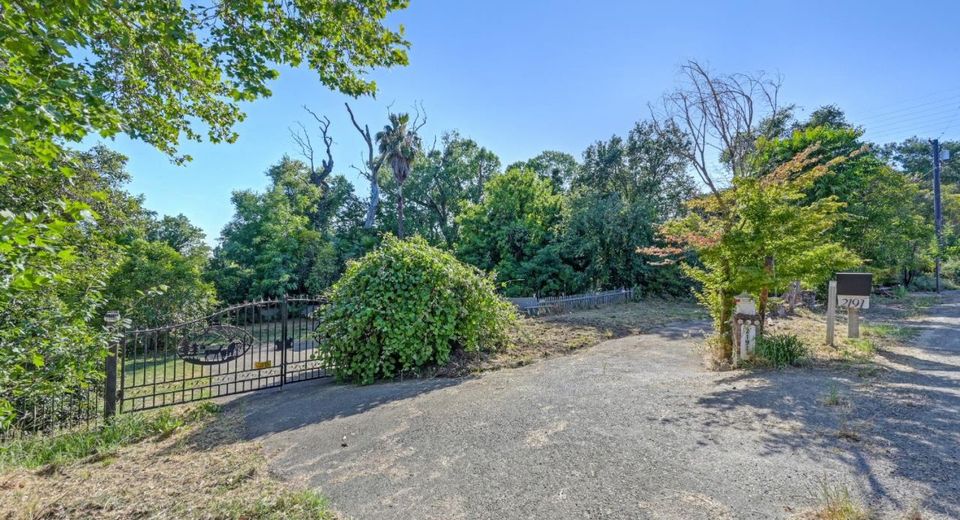 2191 Garden Hwy, Sacramento, CA 95833 Photo