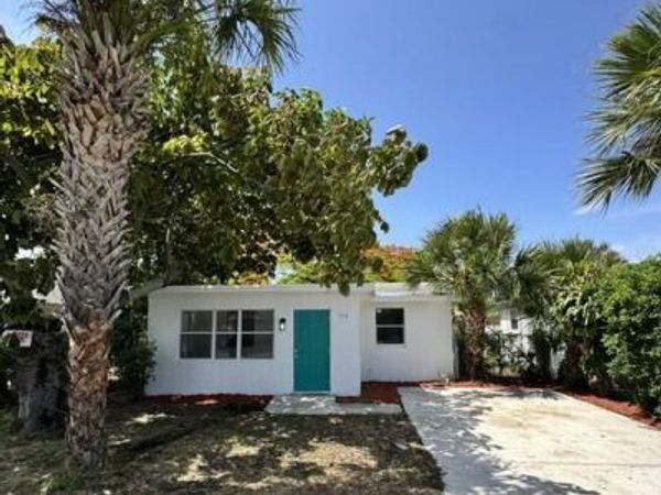 554 W 1st Street, Riviera Beach, FL 33404