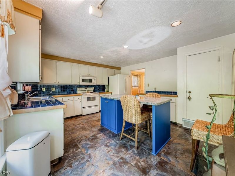 2038 Staunton Road, Cleveland Heights, OH 44118 Photo 18