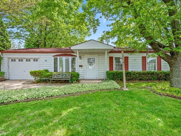 913 Mulberry Lane , Streamwood, IL 60107