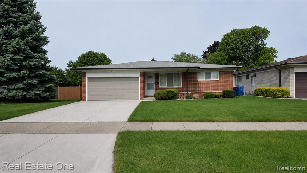27553 Newport Drive , Warren, MI 48088 Main Photo