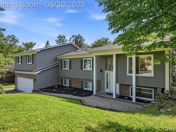 5620 Eastman Boulevard, West Bloomfield Twp, MI 48323