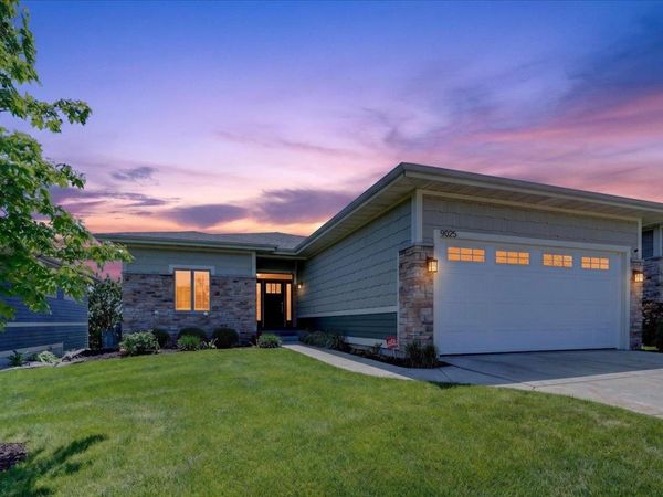 9025 Royal Oaks Circle, Verona, WI 53593