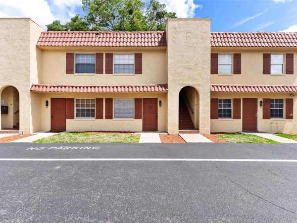 1112 W MAIN STREET, Unit C4, LEESBURG, FL 34748