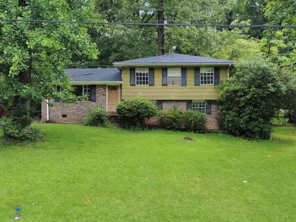 1115 De Leon Court, Clarkston, GA 30021