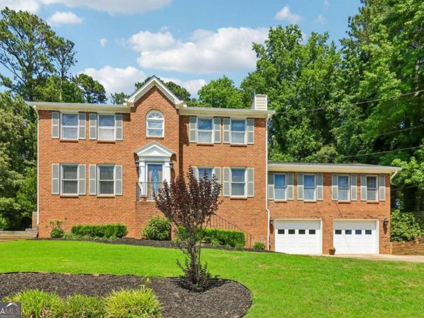 1074 Wash Lee Drive SW, Lilburn, GA 30047