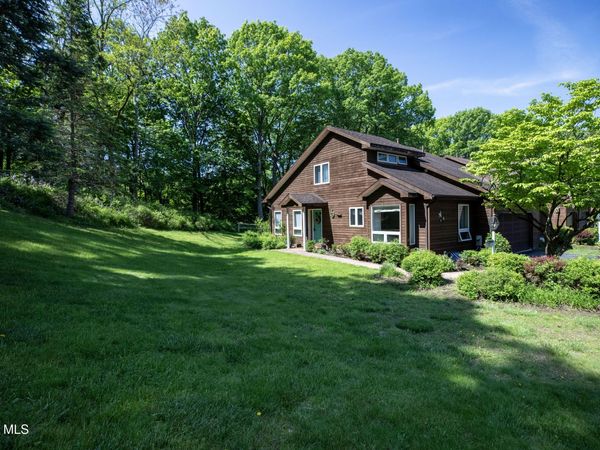 32 Lillian Lane, Troy, NY 12180