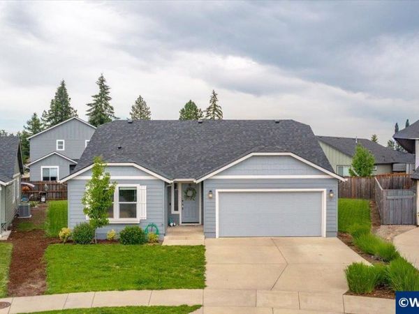 2271 Cheadle Lake Ct, Lebanon, OR 97355