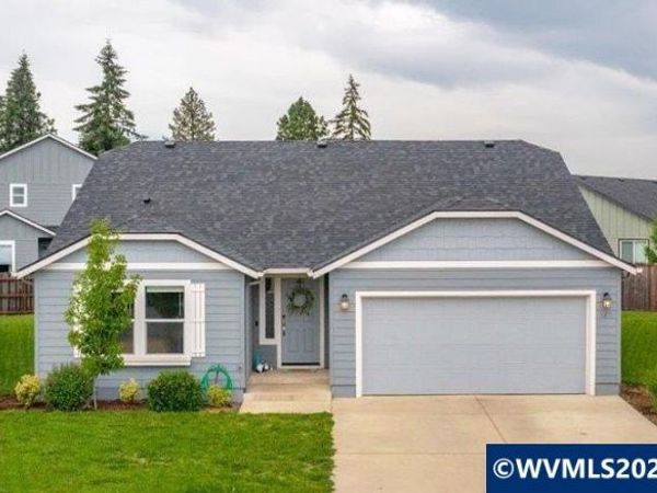 2271 Cheadle Lake Ct, Lebanon, OR 97355