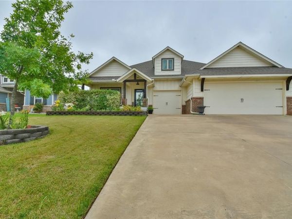 1305 N Storybrook Avenue, Mustang, OK 73064