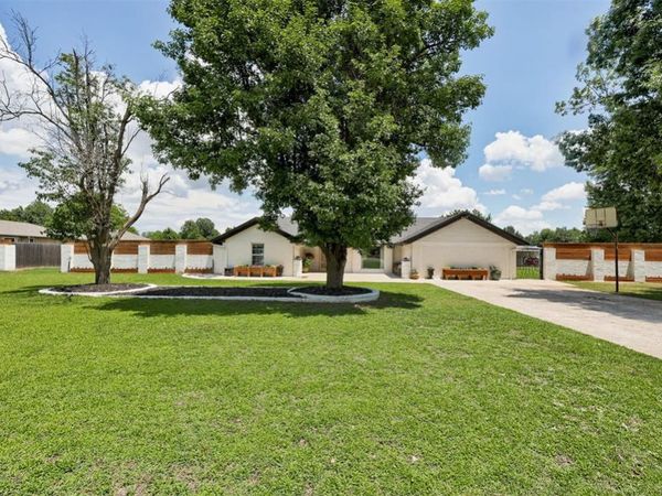 8204 Woodchuck Road, Yukon, OK 73099