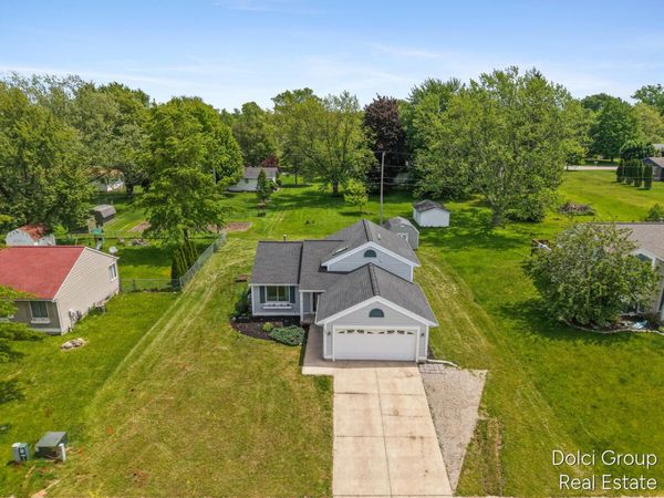 233 Jennifer Lane, Holland, MI 49423