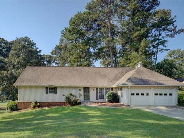 719 Clubhouse Drive SE, Conyers, GA 30094