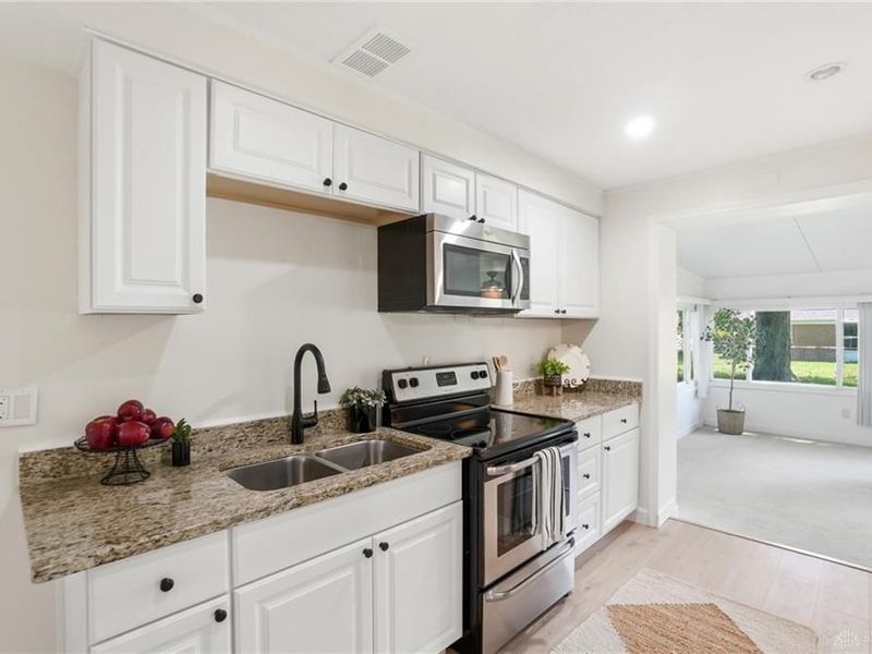 976 Kenosha Road, Kettering, OH 45429 Photo 8