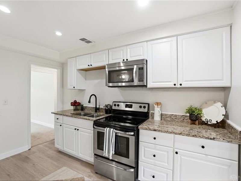 976 Kenosha Road, Kettering, OH 45429 Photo 9