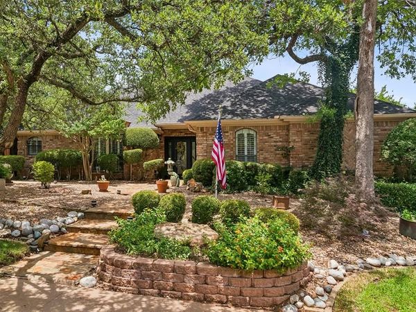 4008 Brookside Drive, Bedford, TX 76021