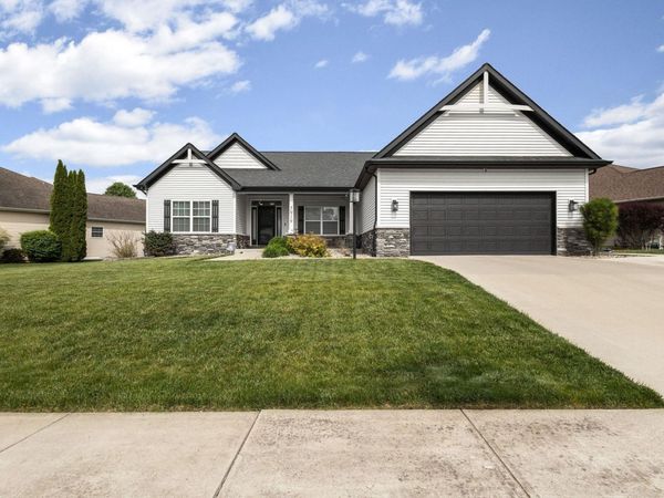 5919 Boxwood Dr E, South Bend, IN 46614