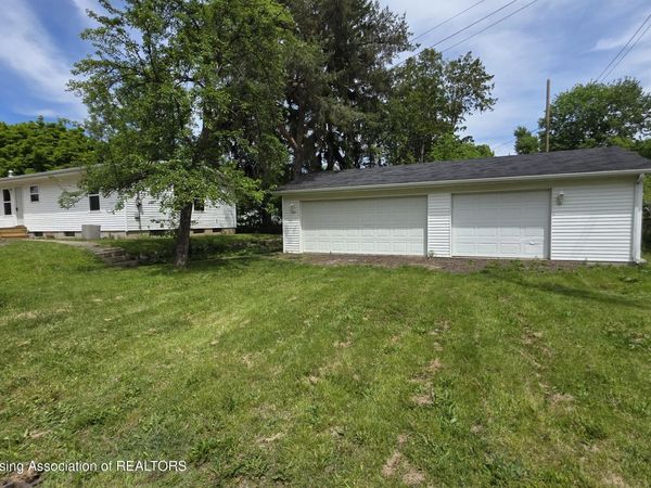 825 Dunlap Street, Lansing, MI 48910