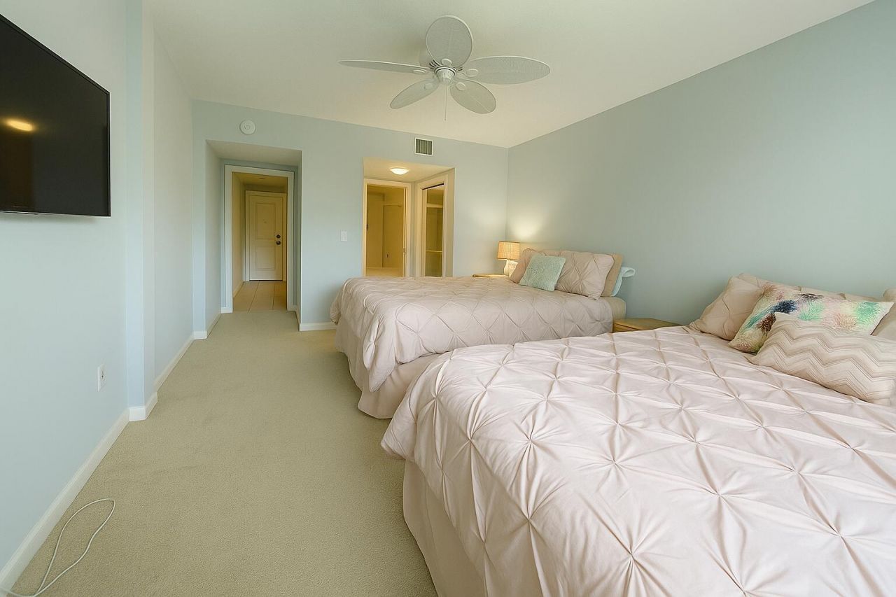 2105 Lavers Circle, Unit 407, Delray Beach, FL 33444 Photo