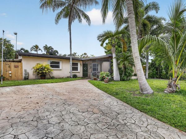 7140 Meade Street, Hollywood, FL 33024