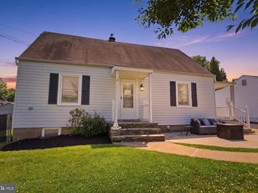 49 4TH STREET, FEASTERVILLE TREVOSE, PA 19053