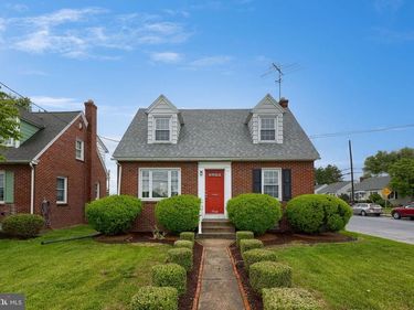 430 BRIMMER AVENUE, NEW HOLLAND, PA 17557