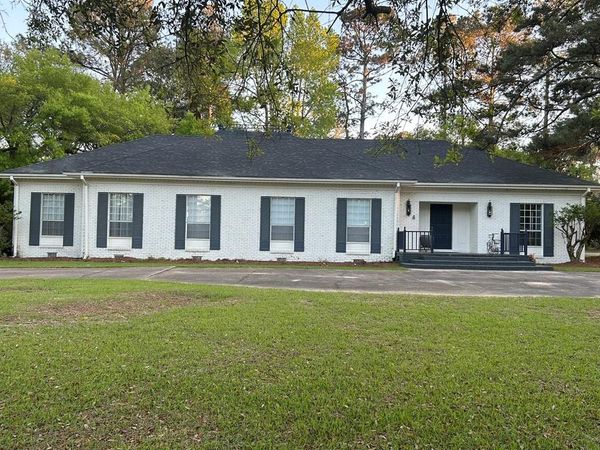 1605 Lissa Drive, McComb, MS 39648