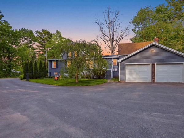 53 Sandown Road, Fremont, NH 03044
