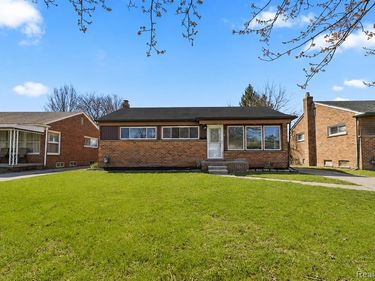 33091 Barton Street , Garden City, MI 48135