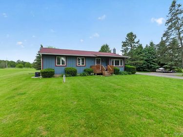 3350 Cemetery Road, Handy Twp, MI 48836