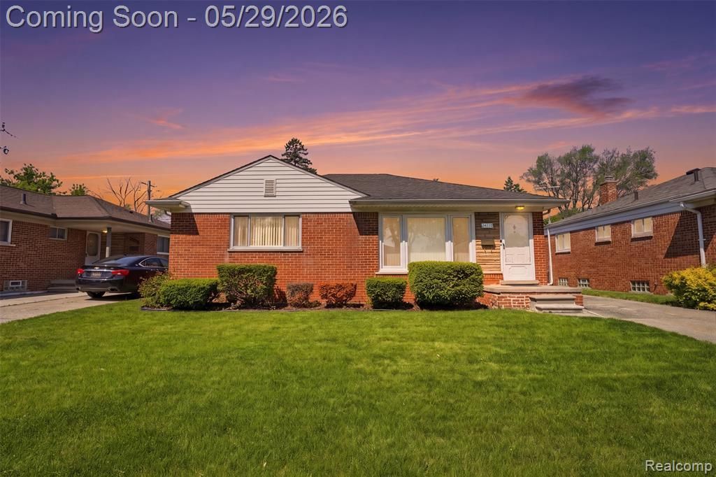 24237 Roxana Avenue, Eastpointe, MI 48021 Main Photo