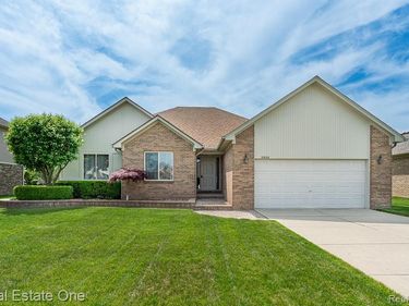 52033 Pebble Creek Drive , Chesterfield Twp, MI 48047