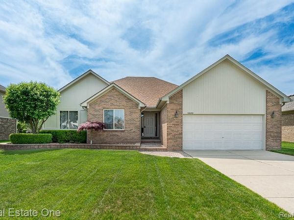 52033 Pebble Creek Drive , Chesterfield Twp, MI 48047