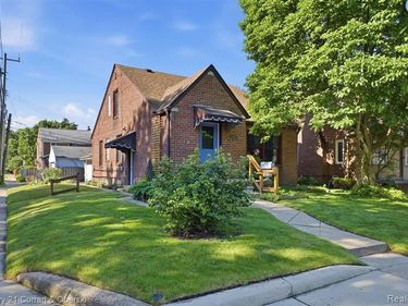 22401 Cobb Street, Dearborn, MI 48128