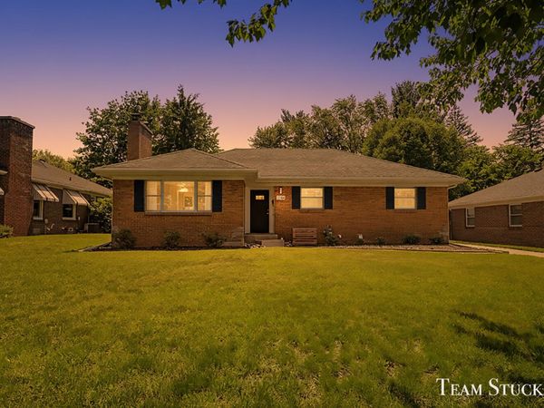 216 Boltwood Drive NE, Grand Rapids, MI 49505