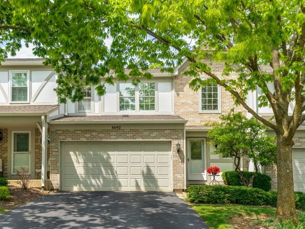 4692 N Sapphire Drive , Hoffman Estates, IL 60192
