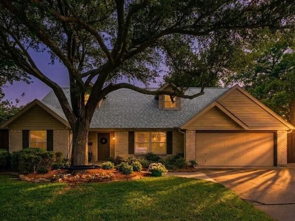 2772 Bay Meadows Circle, Farmers Branch, TX 75234