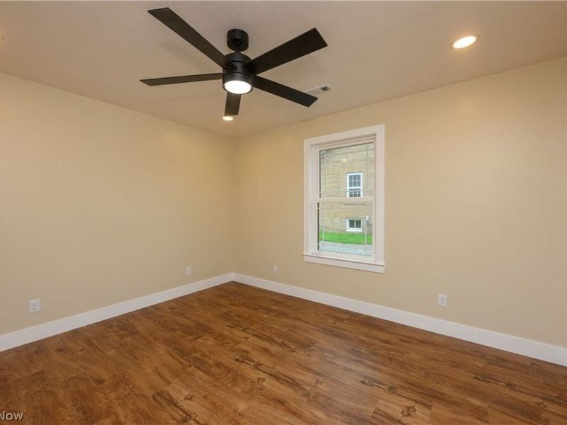 1545 Roanoke Avenue, Uhrichsville, OH 44683 Photo 15
