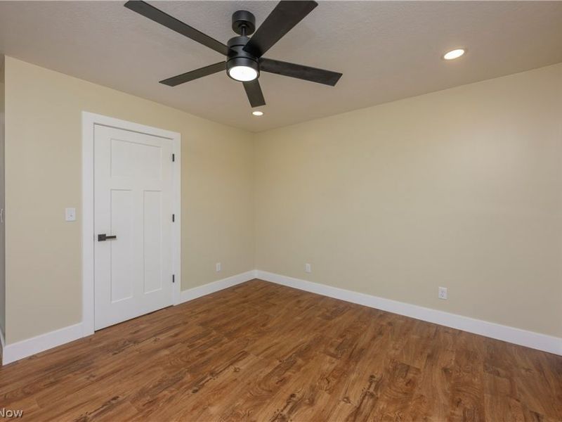 1545 Roanoke Avenue, Uhrichsville, OH 44683 Photo 16
